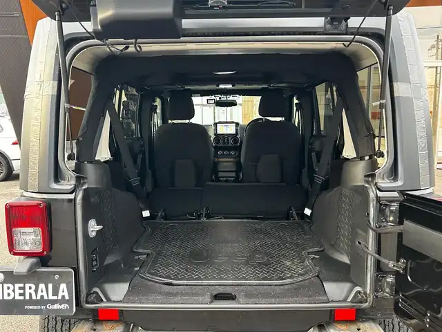 クライスラー・ジープ ジープ ラングラー アンリミテッド スポーツ 富山県 2017(平29)年 4.8万km 黒 ４WD/ワンオーナー/アルパイン9型ナビ/Bluetooth接続/AM/FMラジオ/フルセグTV/クルーズコントロール（追従なし）/ETC/前後ドラレコ/横滑り防止機能/ダウンヒルアシストコントロール/革巻きステアリング/純正パーツ積込み（Fバンパー/サイドステップ/Rバンパー）/ヘッドライトレベライザー/リモコンキー/純正AW/R6年記録簿