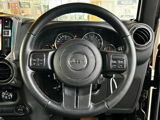 クライスラー・ジープ ジープ ラングラー アンリミテッド スポーツ 富山県 2017(平29)年 4.8万km 黒 ４WD/ワンオーナー/アルパイン9型ナビ/Bluetooth接続/AM/FMラジオ/フルセグTV/クルーズコントロール（追従なし）/ETC/前後ドラレコ/横滑り防止機能/ダウンヒルアシストコントロール/革巻きステアリング/純正パーツ積込み（Fバンパー/サイドステップ/Rバンパー）/ヘッドライトレベライザー/リモコンキー/純正AW/R6年記録簿