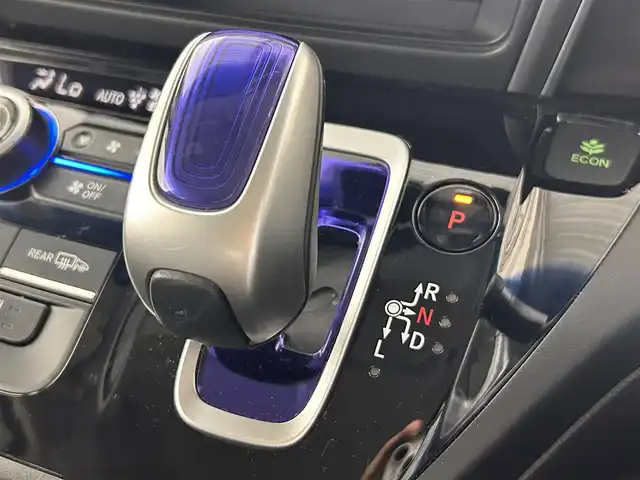 ホンダ フリード ハイブリット EX 佐賀県 2018(平30)年 7.1万km プレミアムクリスタルレッドM 純正9型ナビ/フルセグTV/BT/CD/DVD/FM/AM/バックカメラ/衝突被害軽減システム/車線逸脱警報/クルーズコントロール(追従あり)/ハーフレザーシート/両側パワースライドドア/ビルトインETC/ドライブレコーダー/アイドリングストップ/LEDヘッドライト/フォグランプ/オートライト/ウィンカーミラー/電動格納ミラー/純正15インチAW/シートヒーター/シートリフター/プッシュスタート/スマートキー/フロアマット/ドアバイザー/スペアキー