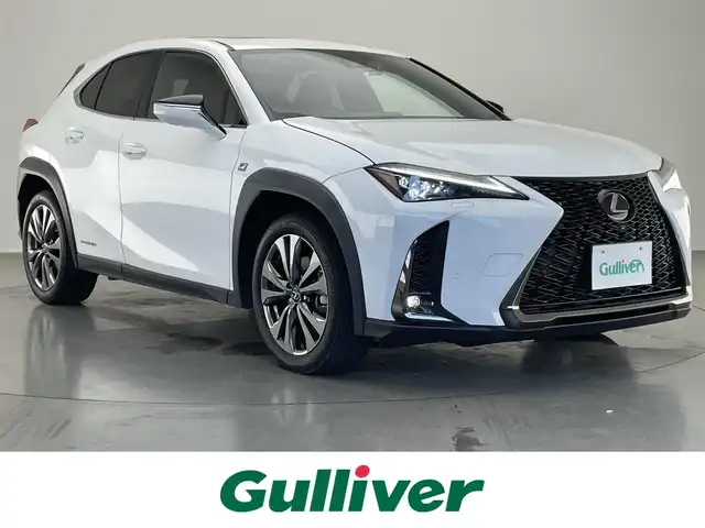 レクサス ＵＸ 250h Fスポーツ 愛知県 2020(令2)年 2.3万km ホワイトノーヴァガラスフレーク 純正ナビＴＶ　ムーンルーフ　三眼ＬＥＤ　禁煙車　ＤＶＤ　全方位カメラ　ワイヤレス充電　赤革　シートヒーター　電動リアゲート　レクサスセーフティ＋　衝突軽減装置　追従クルコン　ＢＳＭ　コーナーセンサー