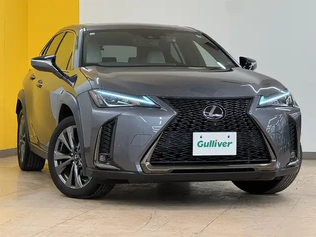 レクサス ＵＸ 250h Fスポーツ 群馬県 2020(令2)年 5.8万km マーキュリーグレーマイカ 安全装備/・衝突軽減ブレーキ/・クルーズコントロール/・クリアランスソナー/・パノラミックビューモニター/・レーンキープアシスト/・ブラインドスポット/・オートライト/・オートハイビーム/・SOSコール/・横滑り防止/メーカー純正ナビ/・AM/FM/AUX/・Bluetooth/・CD/DVD/SD/サンルーフ/パドルシフト/パワーバックドア/オートホールド/電子パーキング/シートメモリー/前席パワーシート/前席シートヒーター/ハンドルヒーター/ヒーターミラー/前後ドライブレコーダー/LEDフォグランプ/LEDヘッドライト/プッシュスタート/スマートキー