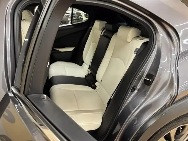 レクサス ＵＸ 250h Fスポーツ 群馬県 2020(令2)年 5.8万km マーキュリーグレーマイカ 安全装備/・衝突軽減ブレーキ/・クルーズコントロール/・クリアランスソナー/・パノラミックビューモニター/・レーンキープアシスト/・ブラインドスポット/・オートライト/・オートハイビーム/・SOSコール/・横滑り防止/メーカー純正ナビ/・AM/FM/AUX/・Bluetooth/・CD/DVD/SD/サンルーフ/パドルシフト/パワーバックドア/オートホールド/電子パーキング/シートメモリー/前席パワーシート/前席シートヒーター/ハンドルヒーター/ヒーターミラー/前後ドライブレコーダー/LEDフォグランプ/LEDヘッドライト/プッシュスタート/スマートキー