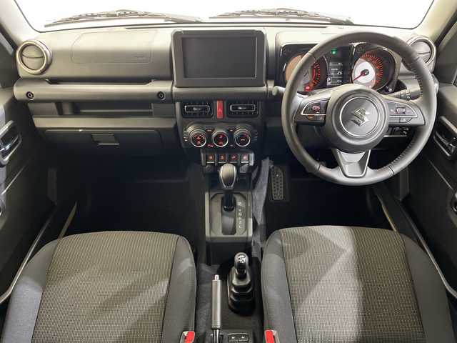 スズキ ジムニー ノマド FC 愛媛県 2025(令7)年 0.1千km アークティックホワイトパール 登録済未使用車／アダプティブクルーズコントロール／ステアリングスイッチ／ダウンヒルアシストコントロール／ＬＥＤヘッドライト／オートライト／オートマチックハイビーム／純正15インチアルミホイール