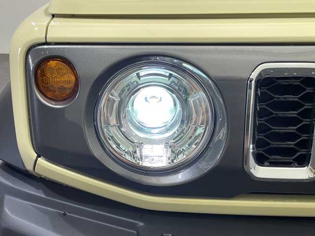 スズキ ジムニー ノマド FC 愛媛県 2025(令7)年 0.1千km アークティックホワイトパール 登録済未使用車／アダプティブクルーズコントロール／ステアリングスイッチ／ダウンヒルアシストコントロール／ＬＥＤヘッドライト／オートライト／オートマチックハイビーム／純正15インチアルミホイール