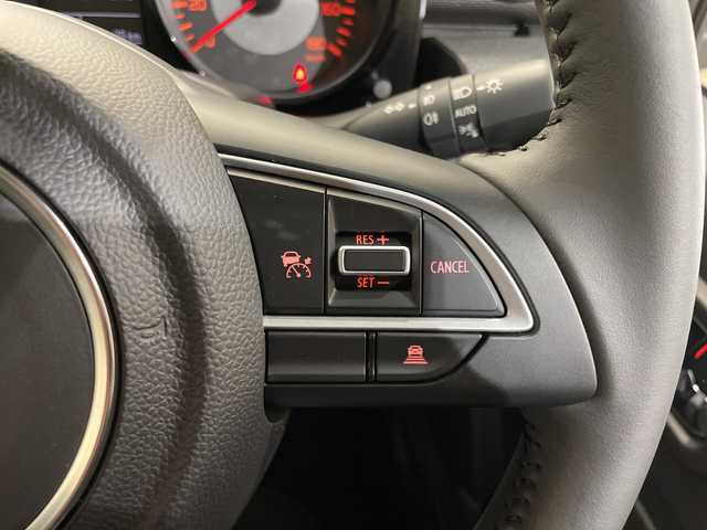 スズキ ジムニー ノマド FC 愛媛県 2025(令7)年 0.1千km アークティックホワイトパール 登録済未使用車／アダプティブクルーズコントロール／ステアリングスイッチ／ダウンヒルアシストコントロール／ＬＥＤヘッドライト／オートライト／オートマチックハイビーム／純正15インチアルミホイール