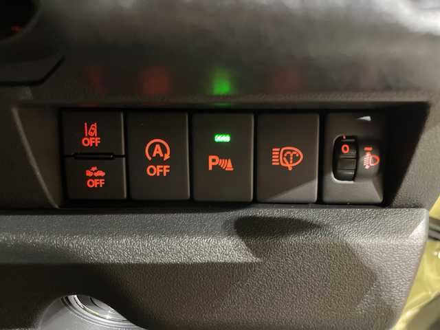 スズキ ジムニー ノマド FC 愛媛県 2025(令7)年 0.1千km アークティックホワイトパール 登録済未使用車／アダプティブクルーズコントロール／ステアリングスイッチ／ダウンヒルアシストコントロール／ＬＥＤヘッドライト／オートライト／オートマチックハイビーム／純正15インチアルミホイール