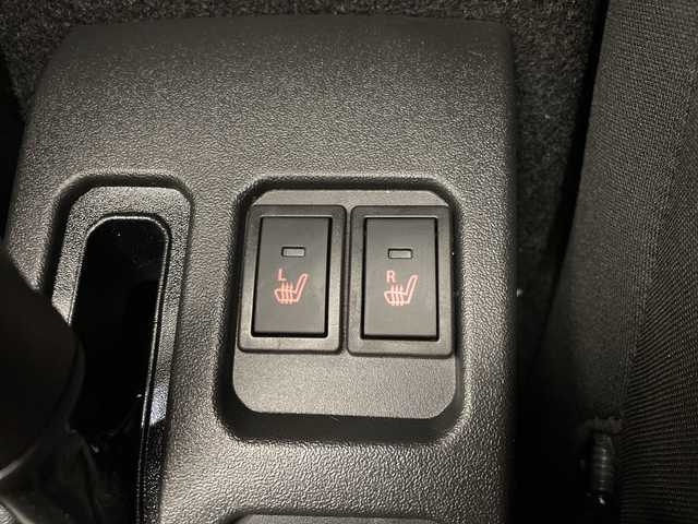 スズキ ジムニー ノマド FC 愛媛県 2025(令7)年 0.1千km アークティックホワイトパール 登録済未使用車／アダプティブクルーズコントロール／ステアリングスイッチ／ダウンヒルアシストコントロール／ＬＥＤヘッドライト／オートライト／オートマチックハイビーム／純正15インチアルミホイール