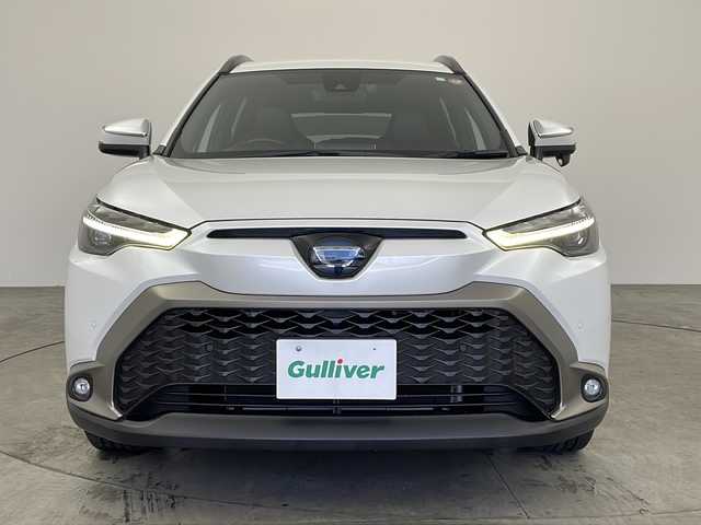 トヨタ カローラ クロス ハイブリッド Z 兵庫県 2022(令4)年 4.1万km プラチナホワイトパールマイカ ・純正ディスプレイナビ&BT&USB&TV&Miracast/・ビルドインETC/・ドライブレコーダー/・レーダークルーズコントロール/・バックカメラ/・ハーフレザーシート/・パワーバックドア/・前席シートヒーター/・電動パーキングブレーキ/・トヨタセーフティセンス/・プリクラッシュセーフティ/・レーンディパーチャーアラート/・ブラインドスポットモニター/・クリアランスソナー/・ドアミラーヒーター/・LEDヘッドライト/・LEDフォグランプ/・オートライト/・オートマチックハイビーム/・スマートキー/・純正フロアマット/・純正18インチアルミホイール/・ルーフレール