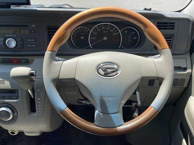 ダイハツ アトレー ワゴン カスタム ターボ RS 秋田県 2016(平28)年 4.5万km ブラックマイカメタリック ・４WD/・ポータブルナビ（SD・ワンセグ）/・ETC/・社外エンジンスターター/・ウッドコンビハンドル/・リモコンキー/・ベンチシート/・ルームミラー一体型前後ドライブレコーダー/・純正アルミホイール/・純正フロアマット/・純正布シートカバー/・社外アルミホイール付冬タイヤ積込/・LEDルームライト