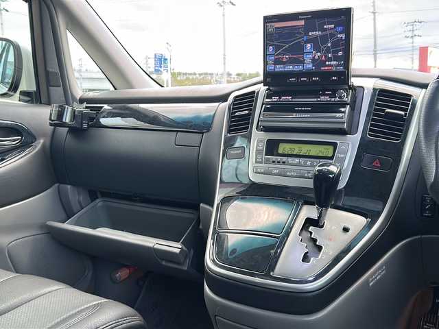 トヨタ アルファード Ｇ AS 山形県 2003(平15)年 8.5万km ホワイトパールマイカ 4WD/サンルーフ/社外HDDナビ/・CN-HDS965D/CD、MD、フルセグTV、MSV/革調シートカバー/後席用モニター/バックカメラ/ETC/ウッドコンビステアリング/ステアリングリモコン/社外ツイーター/LEDルームランプ/フロアマット/17インチBBSアルミホイール/オートライト/キセノンライト/フォグランプ/ローダウン/ウィンカーミラー/社外マフラー/整備手帳/取扱説明書