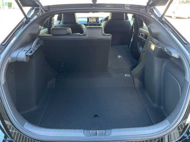 ホンダ シビック e:HEV 愛知県 2023(令5)年 3.6万km クリスタルブラックパール /禁煙車//ワンオーナー//純正ナビ//フルセグTV//AM・FM・Bluetooth//AppleCarPlay・AndroidAuto//BOSEプレミアムサウンド//ドライブレコーダー//バックカメラ//ETC//WI-FI接続//プッシュスタート//クルーズコントロール//パドルシフト//ワイヤレス充電//シートヒーター//ISOFIX//オートマチックブレーキ//コーナーセンサー//純正マット//純正リアスポイラー//盗難防止システム//横滑り防止システム//車線維持支援システム//本革巻きステア//保証書//取扱説明書//スペアキー