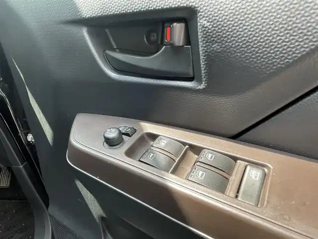 トヨタ タンク G－T 埼玉県 2018(平30)年 8.2万km ブラックマイカメタリック (株)IDOMが運営する【じしゃロン鳩ヶ谷店】の自社ローン専用車両になりますこちらは現金またはオートローンご利用時の価格です。自社ローンご希望の方は別途その旨お申付け下さい/両側パワースライドドア　/純正ＳＤナビ　/Ｂｌｕｅｔｏｏｔｈ接続　/ＣＤ／ＤＶＤ／ＳＤ再生　/フルセグＴＶ　/シートヒーター　/クルーズコントロール　/衝突軽減ブレーキ　/オートマッチックハイビーム