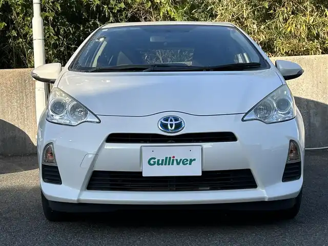 トヨタ アクア S 長崎県 2014(平26)年 16.5万km ライムホワイトパールクリスタルシャイン 純正ナビ/フルセグＴＶ/ＤＶＤ再生/ＥＴＣ/Bluetooth/バックカメラ/ステアリングスイッチ/電格ミラー/スマートキー/プッシュスタート/AAC