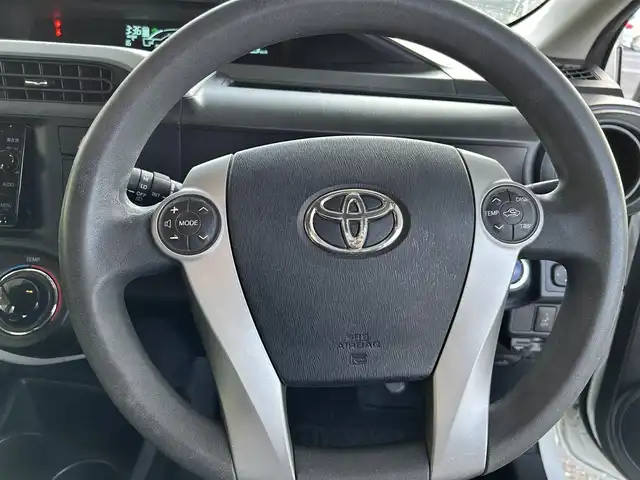 トヨタ アクア S 長崎県 2014(平26)年 16.5万km ライムホワイトパールクリスタルシャイン 純正ナビ/フルセグＴＶ/ＤＶＤ再生/ＥＴＣ/Bluetooth/バックカメラ/ステアリングスイッチ/電格ミラー/スマートキー/プッシュスタート/AAC