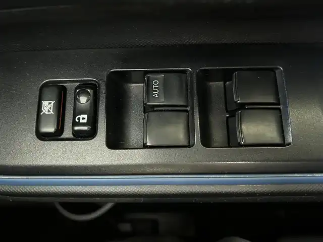 トヨタ アクア S 長崎県 2014(平26)年 16.5万km ライムホワイトパールクリスタルシャイン 純正ナビ/フルセグＴＶ/ＤＶＤ再生/ＥＴＣ/Bluetooth/バックカメラ/ステアリングスイッチ/電格ミラー/スマートキー/プッシュスタート/AAC