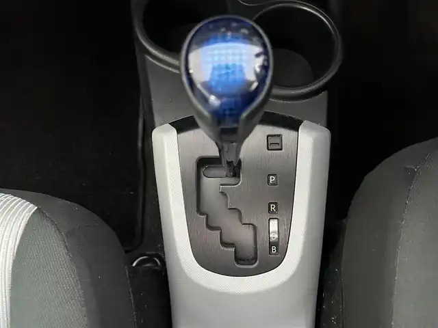 トヨタ アクア S 長崎県 2014(平26)年 16.5万km ライムホワイトパールクリスタルシャイン 純正ナビ/フルセグＴＶ/ＤＶＤ再生/ＥＴＣ/Bluetooth/バックカメラ/ステアリングスイッチ/電格ミラー/スマートキー/プッシュスタート/AAC