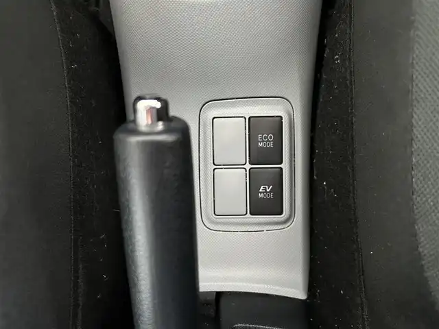 トヨタ アクア S 長崎県 2014(平26)年 16.5万km ライムホワイトパールクリスタルシャイン 純正ナビ/フルセグＴＶ/ＤＶＤ再生/ＥＴＣ/Bluetooth/バックカメラ/ステアリングスイッチ/電格ミラー/スマートキー/プッシュスタート/AAC