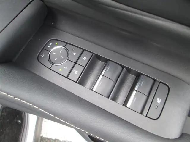 トヨタ アルファード Z 千葉県 2024(令6)年 1.1万km プラチナホワイトパールマイカ ワンオーナー/純正14インチディスプレイオーディオ/　【ナビ/フルセグ/BT】/パノラミックビューモニター/純正13.2型フリップダウンモニター/左右独立ムーンルーフ/デジタルインナーミラー/スペアタイヤ/LEDヘッドライト&LEDフォグ/純正18インチアルミホイール/黒レザーシート/パワーシート&シートヒーター＆エアーシート/　（前席＆セカンドシート）/置くだけ充電＆ビルトインETC2.0/前後ドライブレコーダー/新車整備手帳/取扱説明書/スペアキー