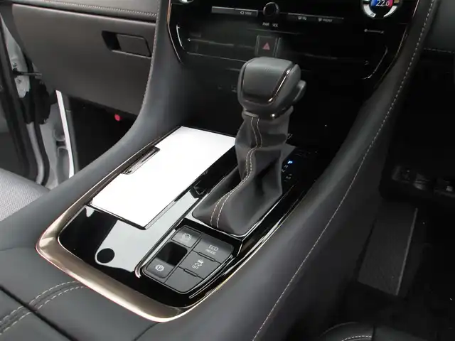 トヨタ アルファード Z 千葉県 2024(令6)年 1.1万km プラチナホワイトパールマイカ ワンオーナー/純正14インチディスプレイオーディオ/　【ナビ/フルセグ/BT】/パノラミックビューモニター/純正13.2型フリップダウンモニター/左右独立ムーンルーフ/デジタルインナーミラー/スペアタイヤ/LEDヘッドライト&LEDフォグ/純正18インチアルミホイール/黒レザーシート/パワーシート&シートヒーター＆エアーシート/　（前席＆セカンドシート）/置くだけ充電＆ビルトインETC2.0/前後ドライブレコーダー/新車整備手帳/取扱説明書/スペアキー