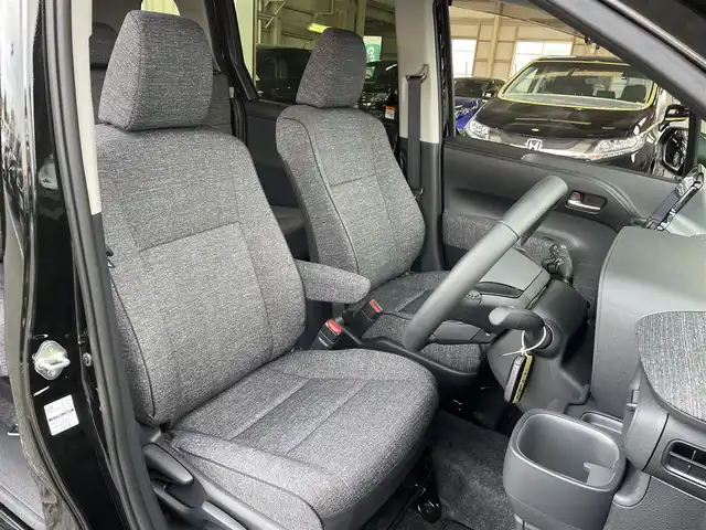 トヨタ シエンタ Z 東京都 2025(令7)年 0.2万km ブラック 純正10型コネクトナビ/フルセグTV/アラウンドビューモニター/レーダークルーズコントロール/衝突軽減ブレーキ/ブラインドスポットモニター/両側パワースライドドア/前席シートヒーター/ビルトインETC2.0