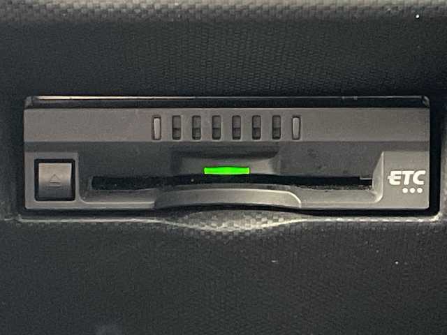 トヨタ ライズ Z 山口県 2022(令4)年 3.1万km ブラックマイカメタリック/シャイニングホワイトパール ワンオーナー　/バックカメラ　/純正９型ナビ　/FM/AM/CD/DVD/Bluetooth/フルセグTV/クリアランスソナー　/レーダークルーズコントロール　/純正フロアマット　/前席シートヒーター　/オートライト/オートマチックハイビーム/レーンキープアシスト　/衝突被害軽減ブレーキ　/ドライブレコーダー/ＥＴＣ