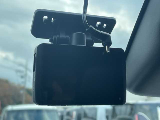 トヨタ ライズ Z 山口県 2022(令4)年 3.1万km ブラックマイカメタリック/シャイニングホワイトパール ワンオーナー　/バックカメラ　/純正９型ナビ　/FM/AM/CD/DVD/Bluetooth/フルセグTV/クリアランスソナー　/レーダークルーズコントロール　/純正フロアマット　/前席シートヒーター　/オートライト/オートマチックハイビーム/レーンキープアシスト　/衝突被害軽減ブレーキ　/ドライブレコーダー/ＥＴＣ