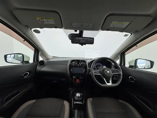 日産 ノート e－パワー メダリスト 愛知県 2017(平29)年 5.2万km ブリリアントホワイトパール 純正ナビ　/（フルセグ／ＢＴ／ＣＤ／ＤＶＤ）　/全方位モニター　/衝突軽減システム　/コーナーセンサー　/レーンキープアシスト　/ハーフレザーシート　/デジタルインナーミラー　/オートライト　/電動格納ミラー　/ドライブレコーダー　/ETC　/純正AW