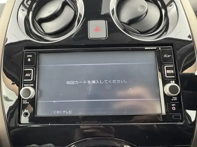 日産 ノート e－パワー メダリスト 愛知県 2017(平29)年 5.2万km ブリリアントホワイトパール 純正ナビ　/（フルセグ／ＢＴ／ＣＤ／ＤＶＤ）　/全方位モニター　/衝突軽減システム　/コーナーセンサー　/レーンキープアシスト　/ハーフレザーシート　/デジタルインナーミラー　/オートライト　/電動格納ミラー　/ドライブレコーダー　/ETC　/純正AW