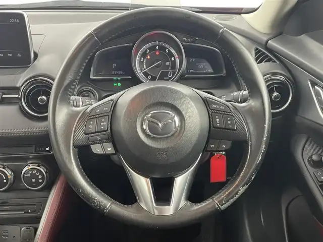 マツダ ＣＸ－３ XD ツーリング Lパッケージ 秋田県 2016(平28)年 12.4万km ソウルレッドプレミアムメタリック 4WD/i-ACTIVSENSE/・スマートシティブレーキサポート/・レーダークルーズコントロール/・誤発進抑制機能/・オートハイビーム/・車線逸脱警報/・ブラインドスポットモニター/純正ナビ/・型番:なし/・AM/FM/CD/DVD/BT/USB/AUX/フルセグTV/・バックカメラ/・前方ドライブレコーダー/・ETC/プッシュスタート/・スマートキー/・スペアキー/革巻きステアリング/・ステアリングスイッチ/・チルト式ステアリング/・パドルシフト/アイドリングストップ/LEDヘッドライト/・オートライト/・フォグランプ/レザーシート/・シートヒーター/ドアバイザー