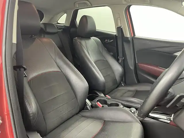 マツダ ＣＸ－３ XD ツーリング Lパッケージ 秋田県 2016(平28)年 12.4万km ソウルレッドプレミアムメタリック 4WD/i-ACTIVSENSE/・スマートシティブレーキサポート/・レーダークルーズコントロール/・誤発進抑制機能/・オートハイビーム/・車線逸脱警報/・ブラインドスポットモニター/純正ナビ/・型番:なし/・AM/FM/CD/DVD/BT/USB/AUX/フルセグTV/・バックカメラ/・前方ドライブレコーダー/・ETC/プッシュスタート/・スマートキー/・スペアキー/革巻きステアリング/・ステアリングスイッチ/・チルト式ステアリング/・パドルシフト/アイドリングストップ/LEDヘッドライト/・オートライト/・フォグランプ/レザーシート/・シートヒーター/ドアバイザー