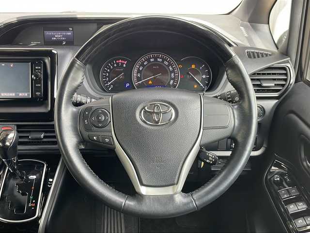 トヨタ エスクァイア Gi 長野県 2018(平30)年 4.6万km ブラック ブラックレザーシート/トヨタセーフティセンス/純正メモリナビ TV/両側パワースライドドア/純正１５インチアルミ/ドライブレコーダー/シートヒーター /純正LEDヘッドライト/クルーズコントロール/レーンキープアシスト/スマートキー
