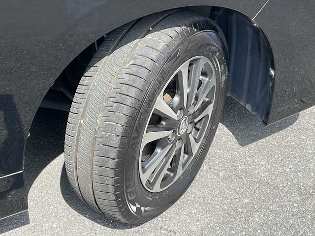 トヨタ エスクァイア Gi 長野県 2018(平30)年 4.6万km ブラック ブラックレザーシート/トヨタセーフティセンス/純正メモリナビ TV/両側パワースライドドア/純正１５インチアルミ/ドライブレコーダー/シートヒーター /純正LEDヘッドライト/クルーズコントロール/レーンキープアシスト/スマートキー