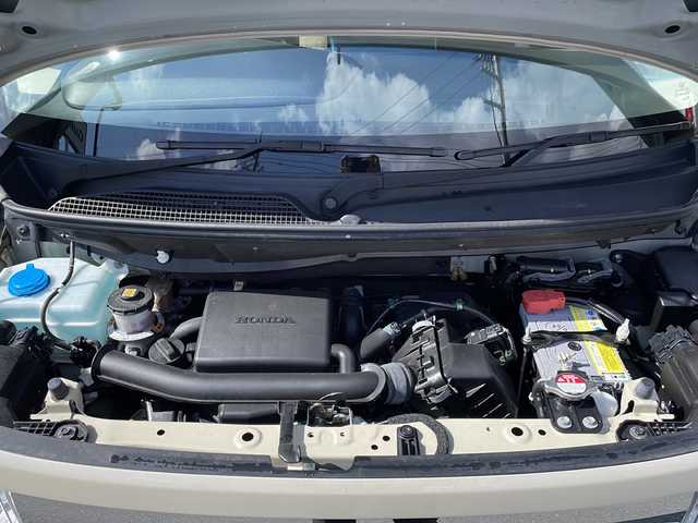 ホンダ Ｎ ＢＯＸ L 山口県 2022(令4)年 1.7万km プレミアムアイボリーパールⅡ 純正SDナビ　【VXM-225Ci】/・Bluetooth接続/・DVD再生機能有/バックカメラ/ドライブレコーダー/ビルトインETC/ホンダセンシング/・衝突軽減ブレーキ/・誤発進抑制機能/・後方誤発進抑制機能/・歩行者事故低減ステアリング/・アダプティブクルーズコントロール/・車線維持支援システム/・路外逸脱抑制機能/・先行車発進お知らせ機能/・標識認識機能/・ソナーセンサー/USB入力端子/シートヒーター/チップアップシート/スマートキー/プッシュスタート/スペアキー1本/両側パワースライドドア/ドアバイザー/ウィンカーミラー/取扱説明書