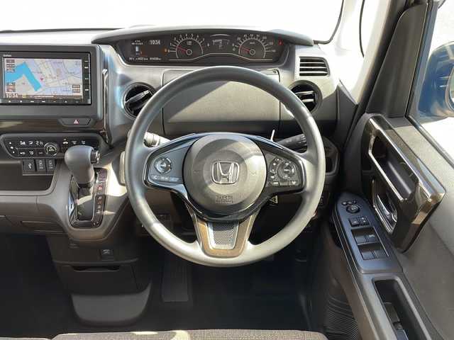 ホンダ Ｎ ＢＯＸ L 山口県 2022(令4)年 1.7万km プレミアムアイボリーパールⅡ 純正SDナビ　【VXM-225Ci】/・Bluetooth接続/・DVD再生機能有/バックカメラ/ドライブレコーダー/ビルトインETC/ホンダセンシング/・衝突軽減ブレーキ/・誤発進抑制機能/・後方誤発進抑制機能/・歩行者事故低減ステアリング/・アダプティブクルーズコントロール/・車線維持支援システム/・路外逸脱抑制機能/・先行車発進お知らせ機能/・標識認識機能/・ソナーセンサー/USB入力端子/シートヒーター/チップアップシート/スマートキー/プッシュスタート/スペアキー1本/両側パワースライドドア/ドアバイザー/ウィンカーミラー/取扱説明書