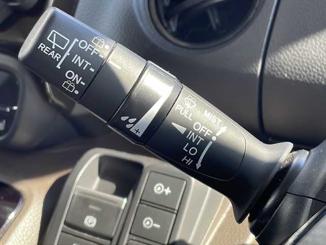 ホンダ Ｎ ＢＯＸ L 山口県 2022(令4)年 1.7万km プレミアムアイボリーパールⅡ 純正SDナビ　【VXM-225Ci】/・Bluetooth接続/・DVD再生機能有/バックカメラ/ドライブレコーダー/ビルトインETC/ホンダセンシング/・衝突軽減ブレーキ/・誤発進抑制機能/・後方誤発進抑制機能/・歩行者事故低減ステアリング/・アダプティブクルーズコントロール/・車線維持支援システム/・路外逸脱抑制機能/・先行車発進お知らせ機能/・標識認識機能/・ソナーセンサー/USB入力端子/シートヒーター/チップアップシート/スマートキー/プッシュスタート/スペアキー1本/両側パワースライドドア/ドアバイザー/ウィンカーミラー/取扱説明書