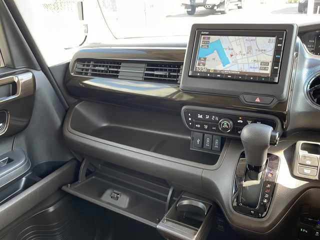 ホンダ Ｎ ＢＯＸ L 山口県 2022(令4)年 1.7万km プレミアムアイボリーパールⅡ 純正SDナビ　【VXM-225Ci】/・Bluetooth接続/・DVD再生機能有/バックカメラ/ドライブレコーダー/ビルトインETC/ホンダセンシング/・衝突軽減ブレーキ/・誤発進抑制機能/・後方誤発進抑制機能/・歩行者事故低減ステアリング/・アダプティブクルーズコントロール/・車線維持支援システム/・路外逸脱抑制機能/・先行車発進お知らせ機能/・標識認識機能/・ソナーセンサー/USB入力端子/シートヒーター/チップアップシート/スマートキー/プッシュスタート/スペアキー1本/両側パワースライドドア/ドアバイザー/ウィンカーミラー/取扱説明書