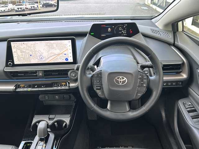 トヨタ プリウス Z 山形県 2024(令6)年 1.5万km プラチナホワイトパールマイカ 禁煙車/４WD/トヨタセーフティセンス/クルーズコントロール/ブラインドスポットモニター/レーンキープアシスト/横滑り防止装置/全方位カメラ/デジタルインナーミラー/前後コーナーセンサー/オートマチックハイビーム/純正ナビ/（Bluetooth/フルセグ/AM/FM/USB)/置くだけ充電/ステアリングスイッチ/ステアリングヒーター/レザーシート/D席パワーシート/前席シートヒーター・エアシート/スマートキー×２/ビルトインETC/純正フロアマット/電動格納ミラー/ドアバイザー/純正アルミホイール/LEDヘッドライト/フォグランプ