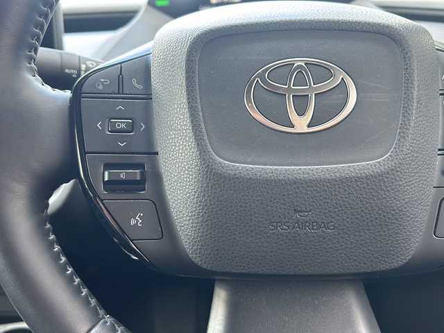 トヨタ プリウス Z 山形県 2024(令6)年 1.5万km プラチナホワイトパールマイカ 禁煙車/４WD/トヨタセーフティセンス/クルーズコントロール/ブラインドスポットモニター/レーンキープアシスト/横滑り防止装置/全方位カメラ/デジタルインナーミラー/前後コーナーセンサー/オートマチックハイビーム/純正ナビ/（Bluetooth/フルセグ/AM/FM/USB)/置くだけ充電/ステアリングスイッチ/ステアリングヒーター/レザーシート/D席パワーシート/前席シートヒーター・エアシート/スマートキー×２/ビルトインETC/純正フロアマット/電動格納ミラー/ドアバイザー/純正アルミホイール/LEDヘッドライト/フォグランプ