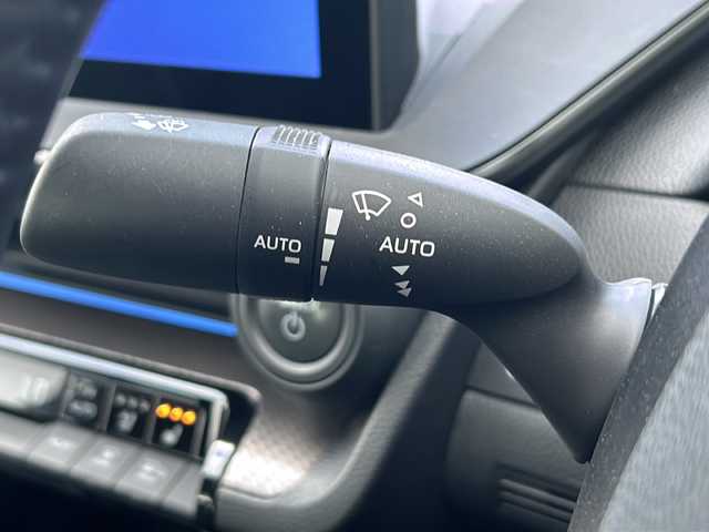 トヨタ プリウス Z 山形県 2024(令6)年 1.5万km プラチナホワイトパールマイカ 禁煙車/４WD/トヨタセーフティセンス/クルーズコントロール/ブラインドスポットモニター/レーンキープアシスト/横滑り防止装置/全方位カメラ/デジタルインナーミラー/前後コーナーセンサー/オートマチックハイビーム/純正ナビ/（Bluetooth/フルセグ/AM/FM/USB)/置くだけ充電/ステアリングスイッチ/ステアリングヒーター/レザーシート/D席パワーシート/前席シートヒーター・エアシート/スマートキー×２/ビルトインETC/純正フロアマット/電動格納ミラー/ドアバイザー/純正アルミホイール/LEDヘッドライト/フォグランプ