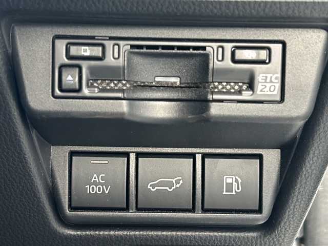 トヨタ プリウス Z 山形県 2024(令6)年 1.5万km プラチナホワイトパールマイカ 禁煙車/４WD/トヨタセーフティセンス/クルーズコントロール/ブラインドスポットモニター/レーンキープアシスト/横滑り防止装置/全方位カメラ/デジタルインナーミラー/前後コーナーセンサー/オートマチックハイビーム/純正ナビ/（Bluetooth/フルセグ/AM/FM/USB)/置くだけ充電/ステアリングスイッチ/ステアリングヒーター/レザーシート/D席パワーシート/前席シートヒーター・エアシート/スマートキー×２/ビルトインETC/純正フロアマット/電動格納ミラー/ドアバイザー/純正アルミホイール/LEDヘッドライト/フォグランプ