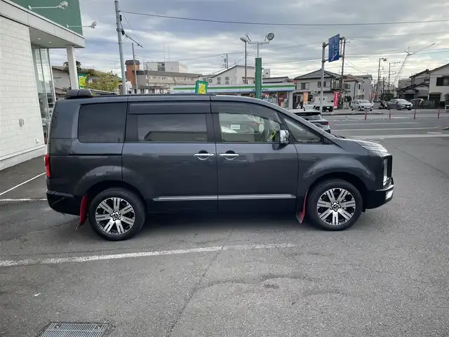三菱 デリカＤ：５ P 神奈川県 2022(令4)年 1.6万km グレー