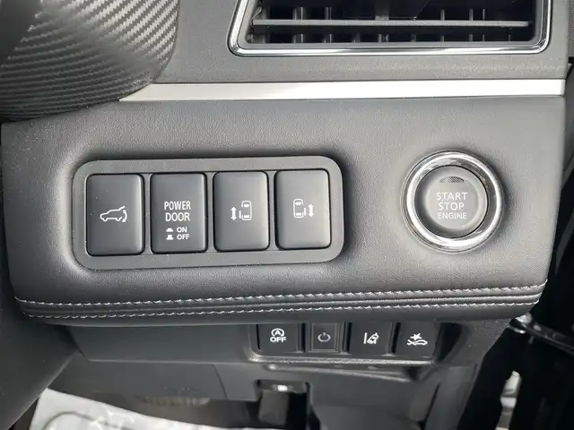 三菱 デリカＤ：５ P 神奈川県 2022(令4)年 1.6万km グレー