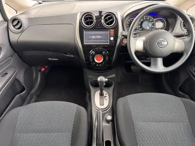 日産 ノート X DIG－S 奈良県 2013(平25)年 3.4万km ブリリアントホワイトパール 純正７インチナビ(MM113D-W)/（フルセグ／ＢＴ）/バックカメラ/アイドリングストップ/電動格納ミラー/前後ドライブレコーダー（ZDR016）/純正ホイールキャップ/プッシュスタート/保証書/取り扱い説明書/スペアキーＸ１