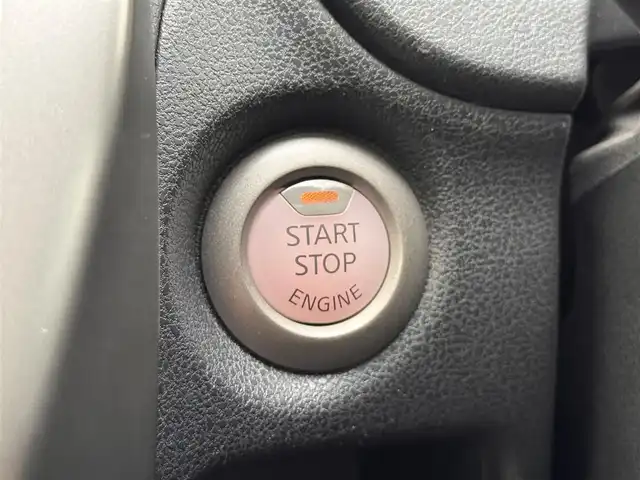 日産 ノート X DIG－S 奈良県 2013(平25)年 3.4万km ブリリアントホワイトパール 純正７インチナビ(MM113D-W)/（フルセグ／ＢＴ）/バックカメラ/アイドリングストップ/電動格納ミラー/前後ドライブレコーダー（ZDR016）/純正ホイールキャップ/プッシュスタート/保証書/取り扱い説明書/スペアキーＸ１