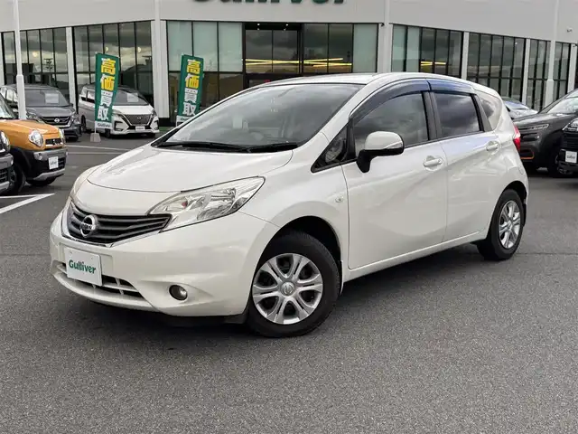 日産 ノート X DIG－S 奈良県 2013(平25)年 3.4万km ブリリアントホワイトパール 純正７インチナビ(MM113D-W)/（フルセグ／ＢＴ）/バックカメラ/アイドリングストップ/電動格納ミラー/前後ドライブレコーダー（ZDR016）/純正ホイールキャップ/プッシュスタート/保証書/取り扱い説明書/スペアキーＸ１