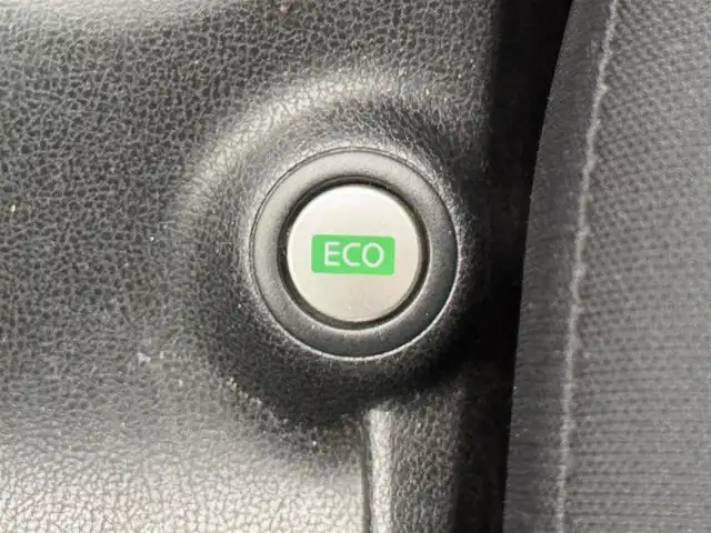 日産 ノート X DIG－S 奈良県 2013(平25)年 3.4万km ブリリアントホワイトパール 純正７インチナビ(MM113D-W)/（フルセグ／ＢＴ）/バックカメラ/アイドリングストップ/電動格納ミラー/前後ドライブレコーダー（ZDR016）/純正ホイールキャップ/プッシュスタート/保証書/取り扱い説明書/スペアキーＸ１