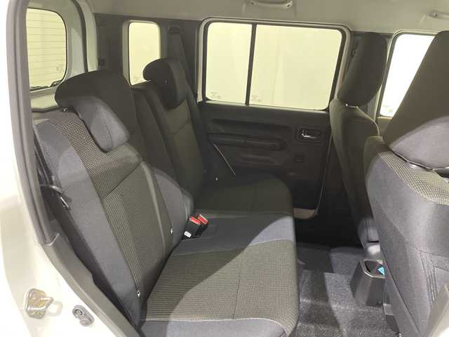 スズキ ジムニー ノマド FC 愛媛県 2025(令7)年 0.1千km アークティックホワイトパール 登録済未使用車／アダプティブクルーズコントロール／シートヒーター／純正１５インチアルミホイール／ＬＥＤヘッドライト／オートライト／オートマチックハイビーム／スマートキー／プッシュスタート／背面タイヤ