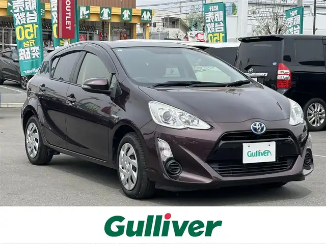 トヨタ アクア S 群馬県 2015(平27)年 8.9万km ディープアメジストマイカメタリック 登録時走行距離89095km/ワンオーナー/純正SDナビ/　【DVD/Bluetooth/CD/AM/FM】/フルセグTV/バックカメラ/ステアリングスイッチ/オートライト/プッシュスタート/スマートキー/ビルトインETC/電動格納ミラー/純正フロアマット/ドアバイザー/新車保証書/整備記録簿/取扱説明書