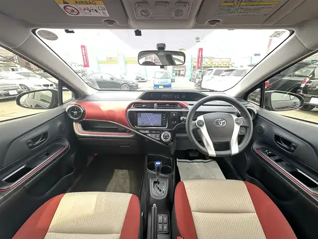 トヨタ アクア S 群馬県 2015(平27)年 8.9万km ディープアメジストマイカメタリック 登録時走行距離89095km/ワンオーナー/純正SDナビ/　【DVD/Bluetooth/CD/AM/FM】/フルセグTV/バックカメラ/ステアリングスイッチ/オートライト/プッシュスタート/スマートキー/ビルトインETC/電動格納ミラー/純正フロアマット/ドアバイザー/新車保証書/整備記録簿/取扱説明書