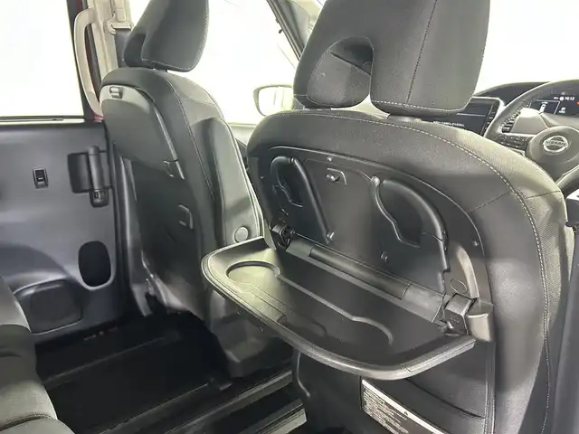 日産 セレナ ハイウェイスター V 佐賀県 2022(令4)年 1.7万km マルーンレッド 純正9インチディーラーオプションナビ/アラウンドビューモニター/バックモニター/デジタルインナーミラー/ブラインドスポットモニター/プロパイロット/両側パワースライドドア/左側ハンズフリースライドドア/電動パーキングブレーキ/アイドリングストップ/ETC/ステアリングスイッチ/純正フロアマット/純正ドアバイザー/純正15インチアルミホイール